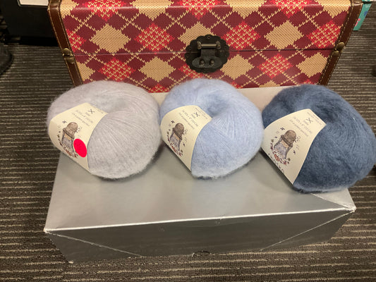 Chaska AQU lace